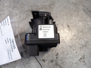Mercedes A169 włącznik świateł A1695452204 3222.0202 0163047