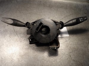 Przełącznik zespolony Ford Focus MK1 98AG13335AG