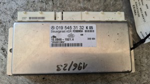 Mercedes CLK 200 W208 Komputer silnika 0195453132 10.0945-1521.4 FD98M04