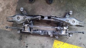 SKODA SUPERB III AUDI VW SANKI WÓZEK BELKA TYŁ 5Q0505235J KOMPLETNA