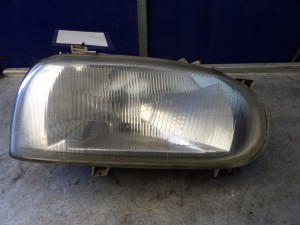 VW Golf III lampa przednia prawa kombi 5D