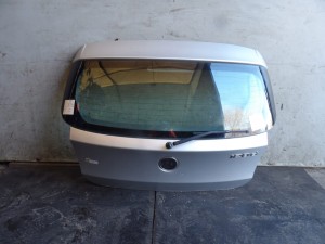 BMW E87 klapa tylna lak. 354/7