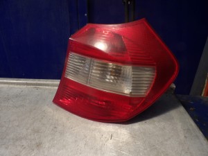 BMW E87 lampa tylna prawa 021864 HB 5D