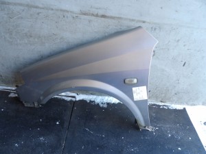 Nissan Primera P12 błotnik przedni lewy lak. KYO