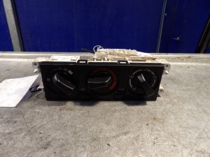Nissan Almera N15 panel nawiewu, klimatyzacji 1,4B