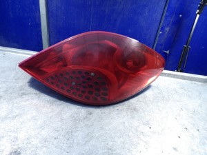 Peugeot 207 lampa tylna prawa 9649986580 HB 5D