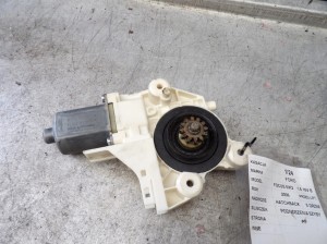 Ford Focus MK2 silniczek szyby przedniej prawej 130822216 4M56-14553