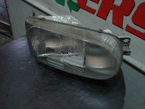 Lampa przednia prawa Nissan Serena 2,0B
